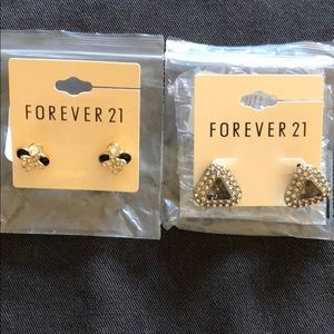 2 pairs of earrings by Forever 21